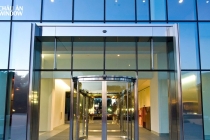 Xu Hướng Nhôm Kính 2025 - Kiến Trúc Hiện Đại, Công Nghệ Và Bền Vững